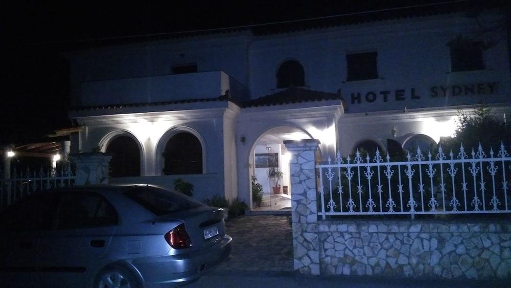 Hotel Sydney 2*